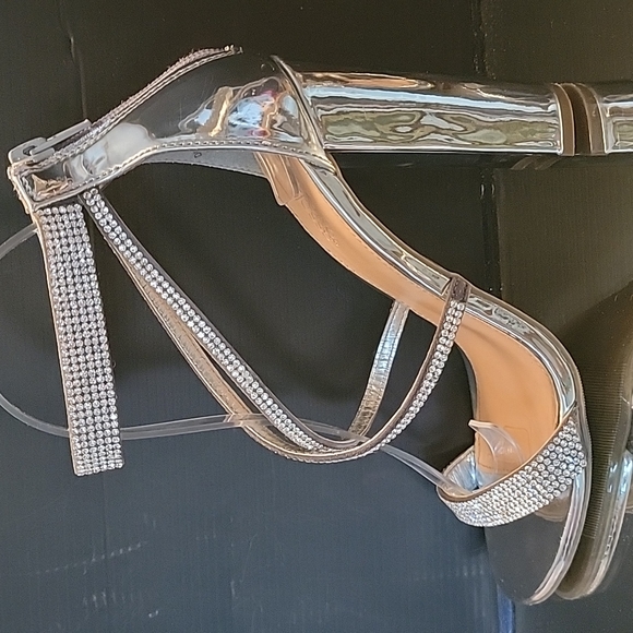 NWOT Charlotte Russe silver and rinestone sandals sz6 4 in block heel - Picture 4 of 11